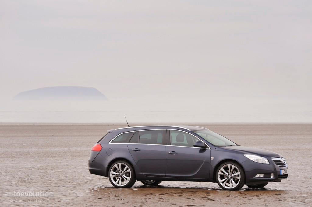 Vauxhall Insignia Sports Tourer photo 9