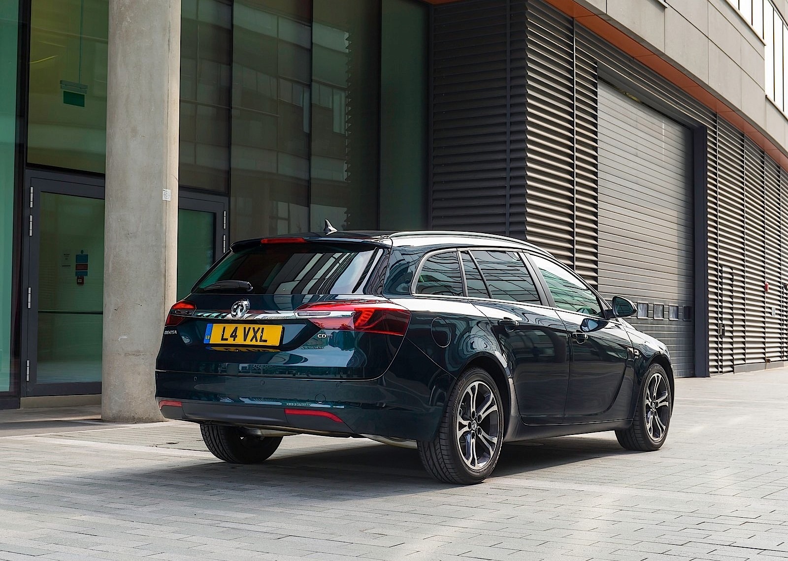 Vauxhall Insignia Sports Tourer photo 13