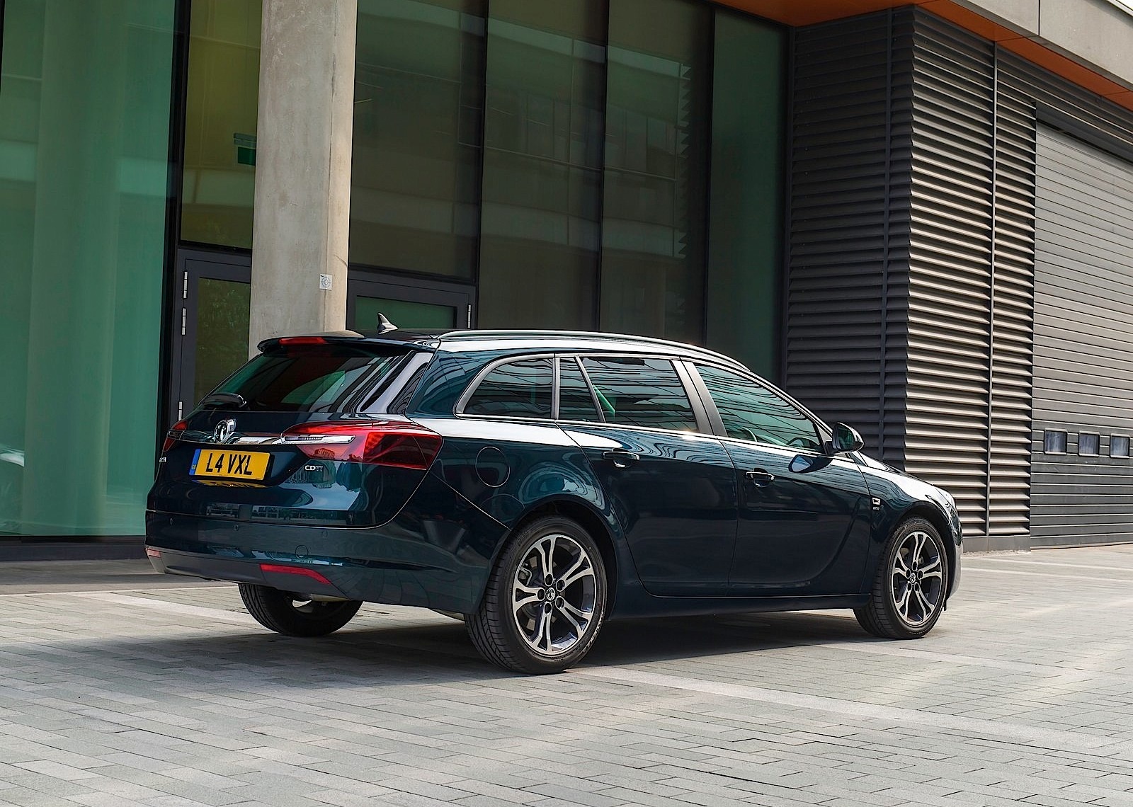 Vauxhall Insignia Sports Tourer photo 14