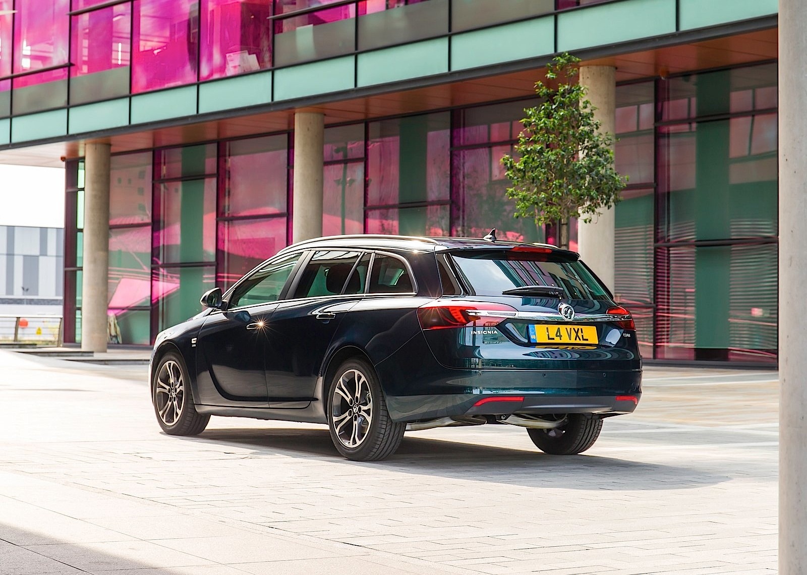Vauxhall Insignia Sports Tourer photo 3