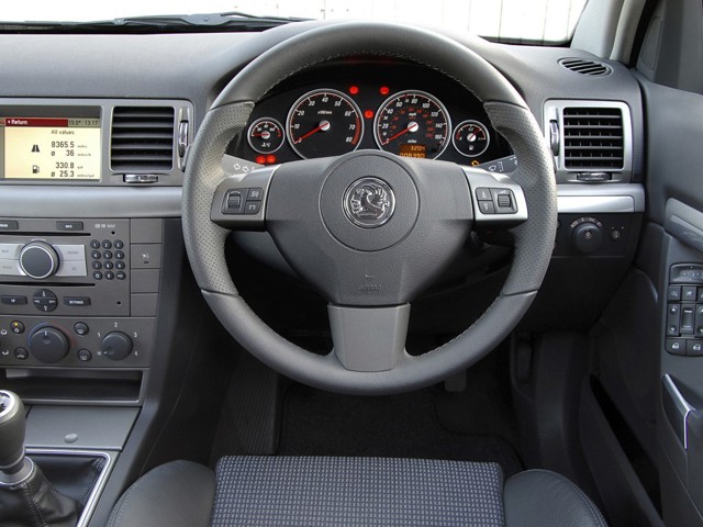 Vauxhall Signum photo 12