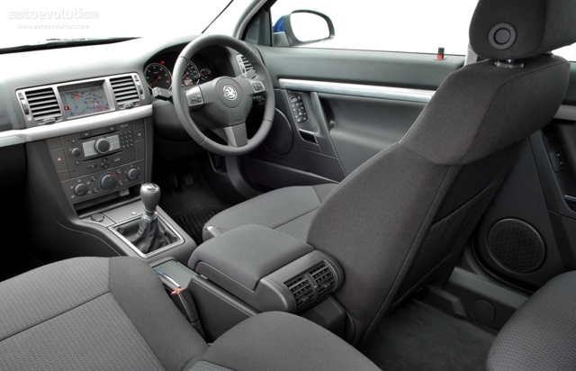 Vauxhall Signum photo 11