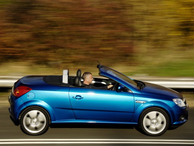Vauxhall Tigra Twin Top photo 11