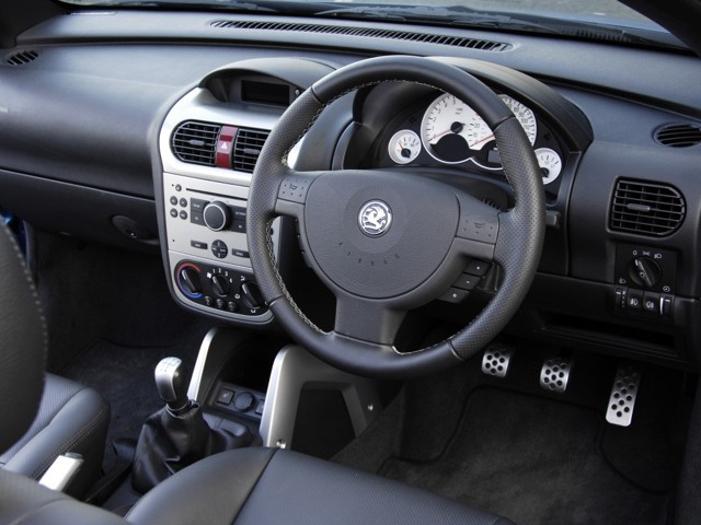 Vauxhall Tigra Twin Top photo 16