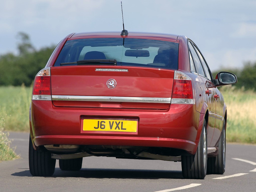 Vauxhall Vectra Hatchback photo 7