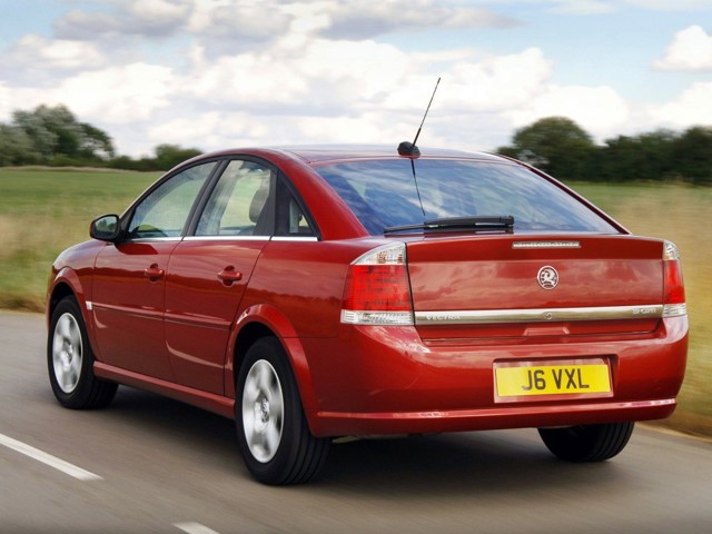 Vauxhall Vectra Hatchback photo 4