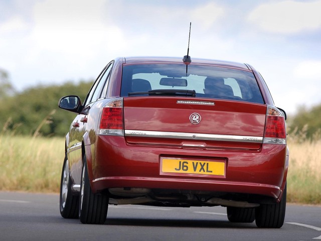 Vauxhall Vectra Hatchback photo 5
