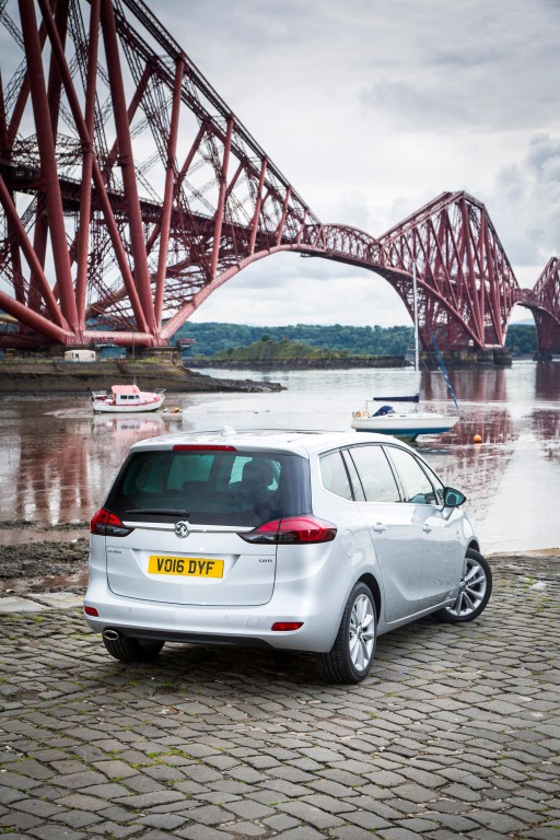 Vauxhall Zafira photo 2