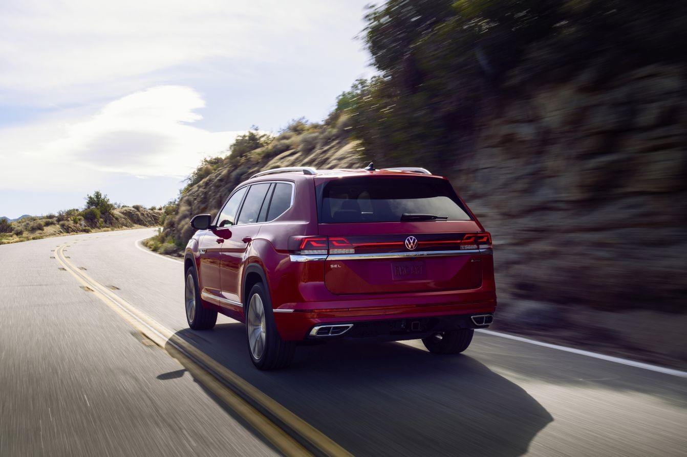 Volkswagen Atlas Cross Sport photo 2