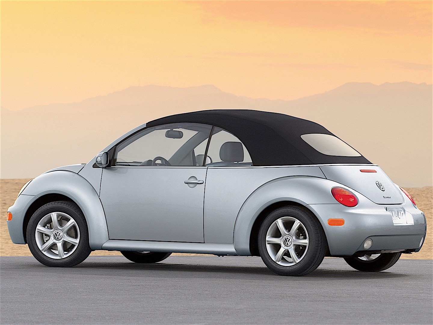 Volkswagen Beetle Cabrio photo 10