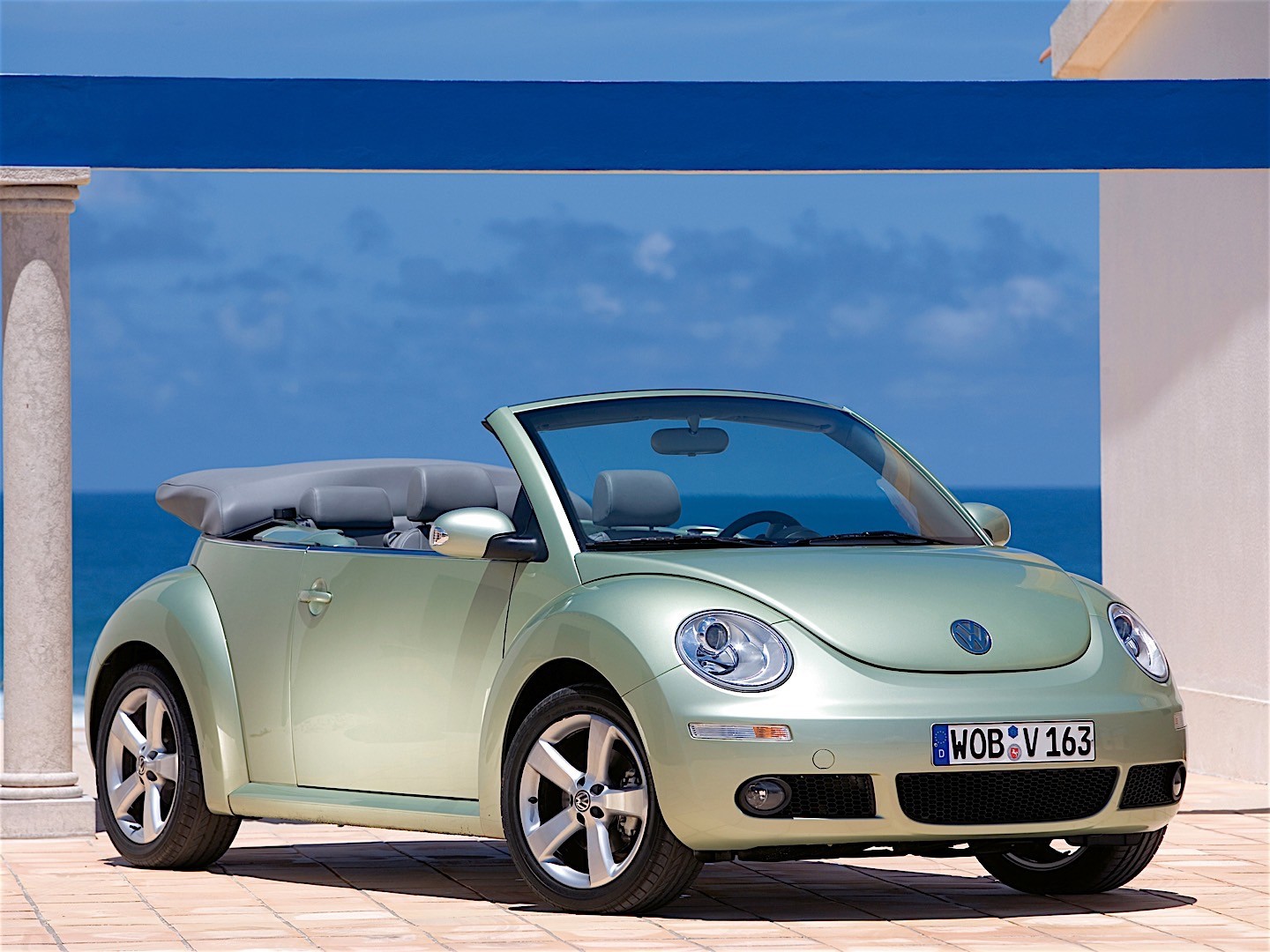 Volkswagen Beetle Cabrio photo 13