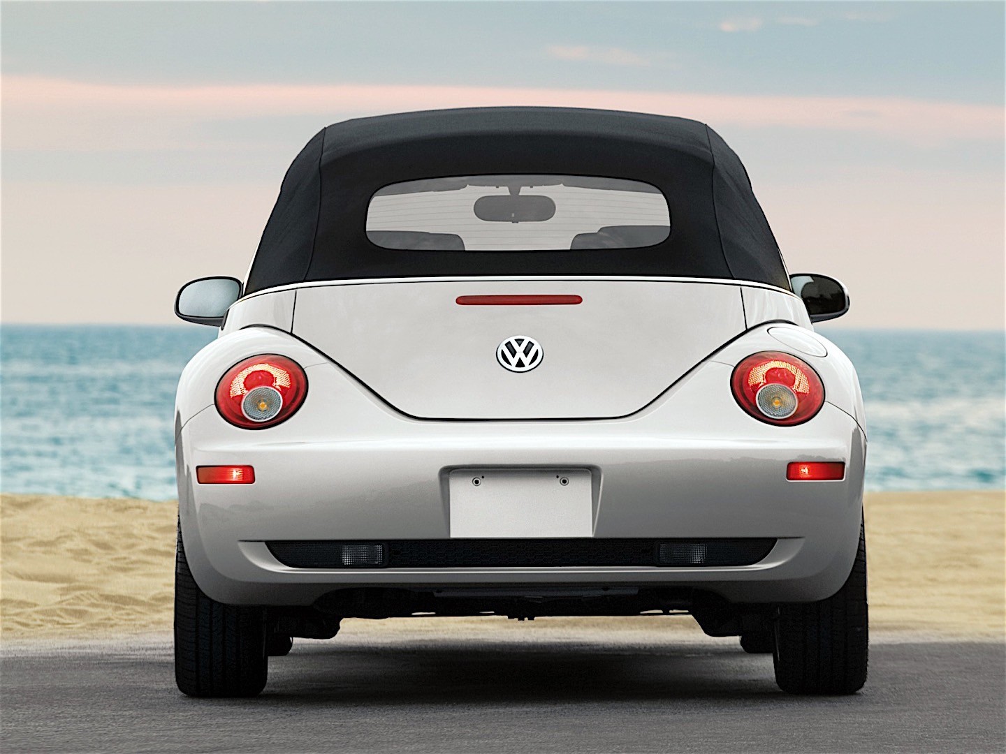 Volkswagen Beetle Cabrio photo 16