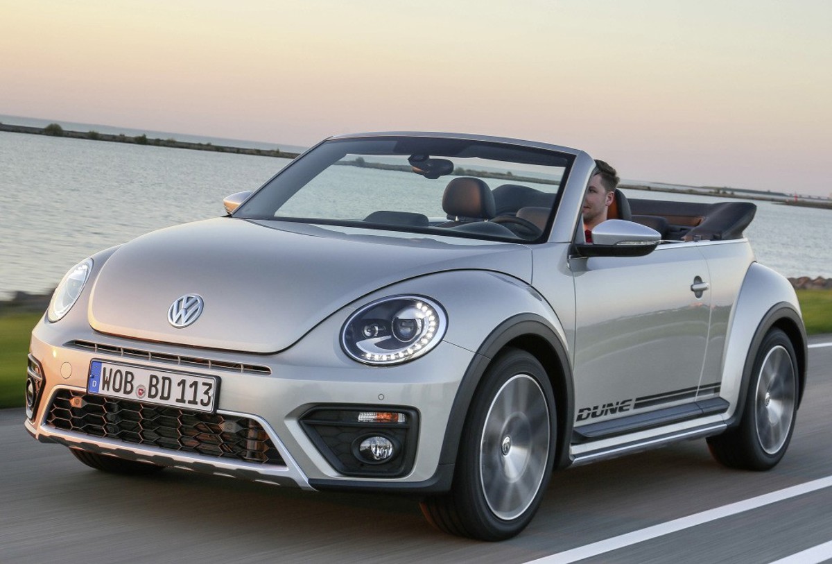 Volkswagen VOLKSWAGEN Beetle Cabrio 1.4L 5MT RWD (75 HP)