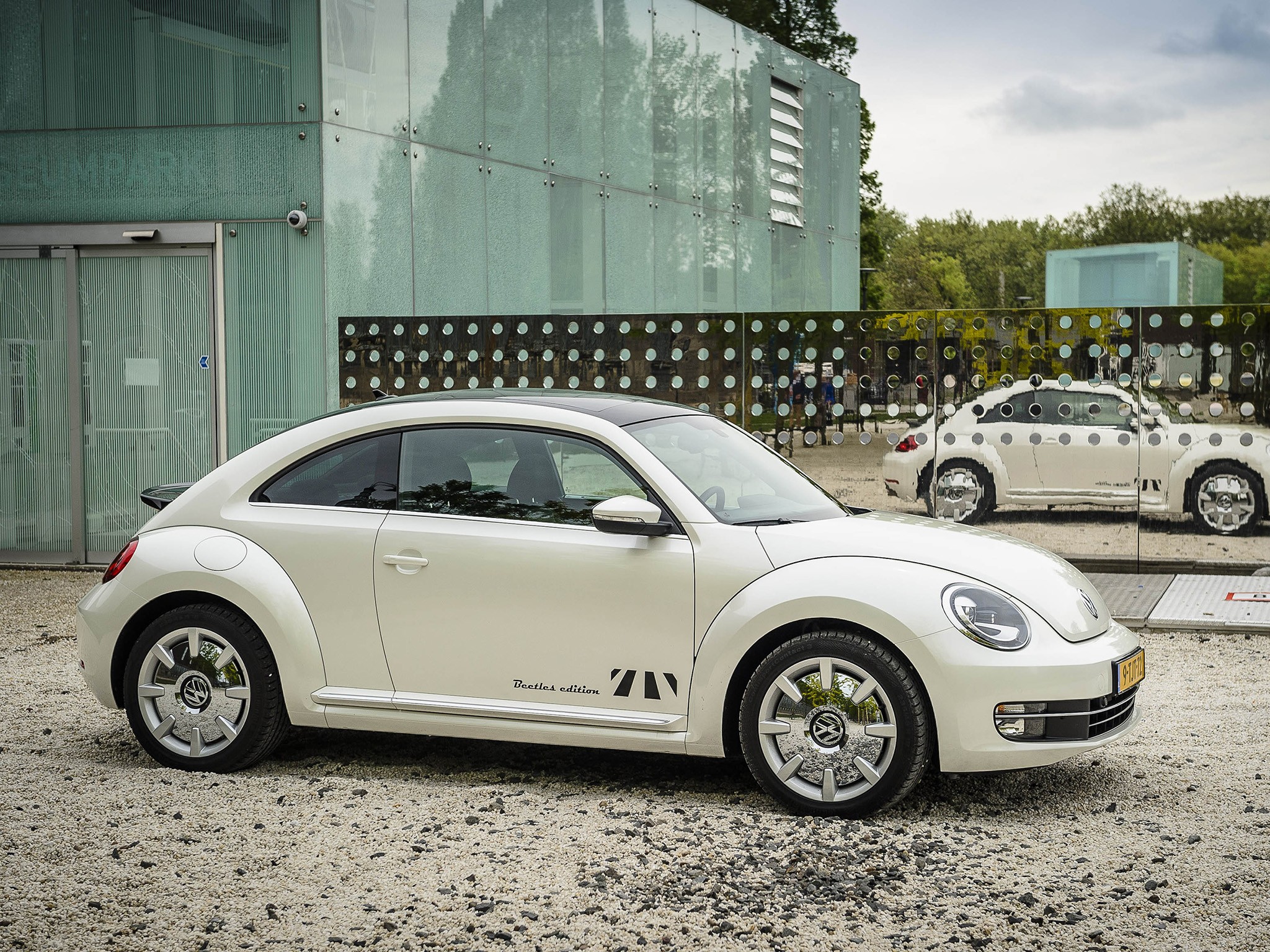 Volkswagen Beetle photo 16