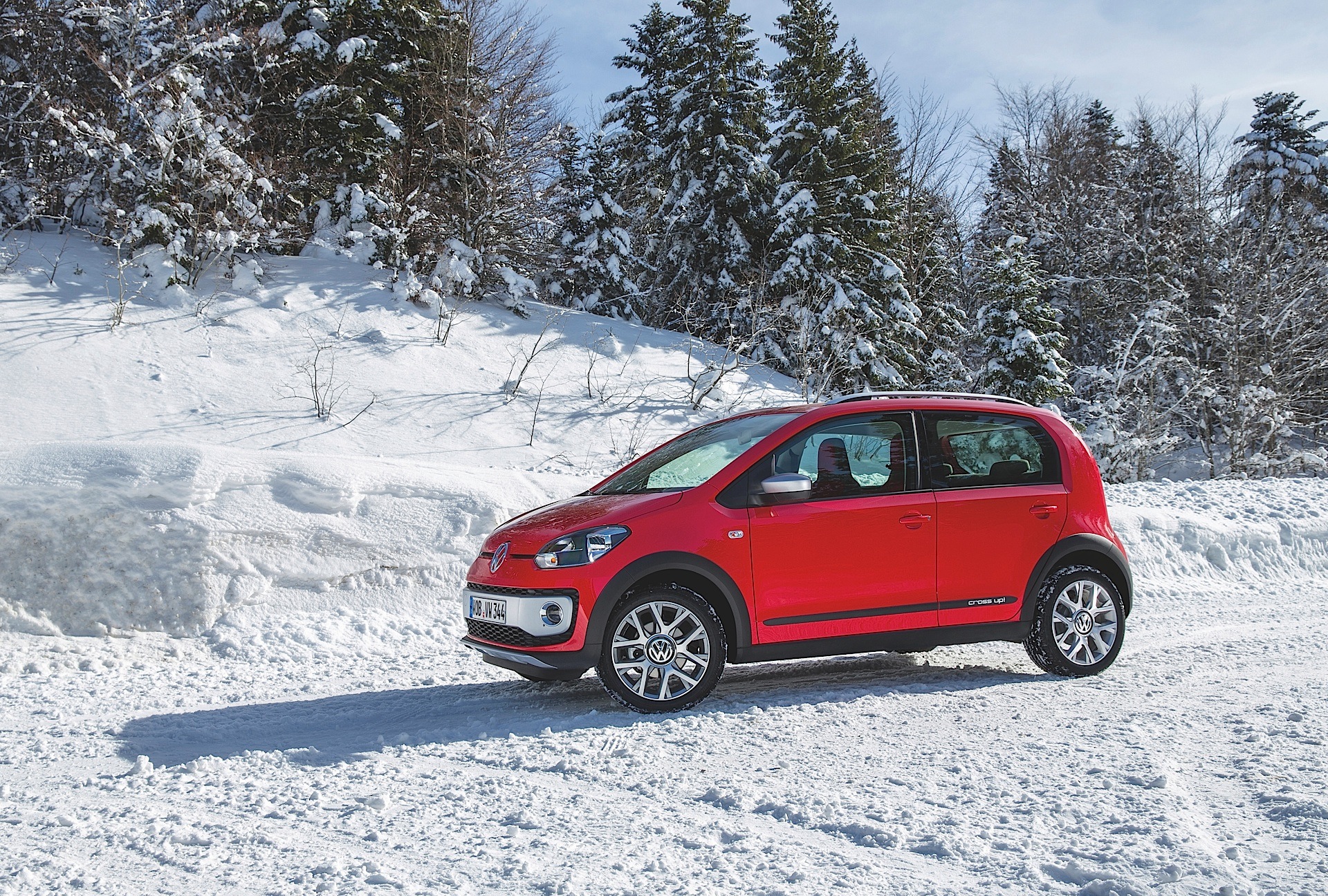 Volkswagen Cross Up! photo 9