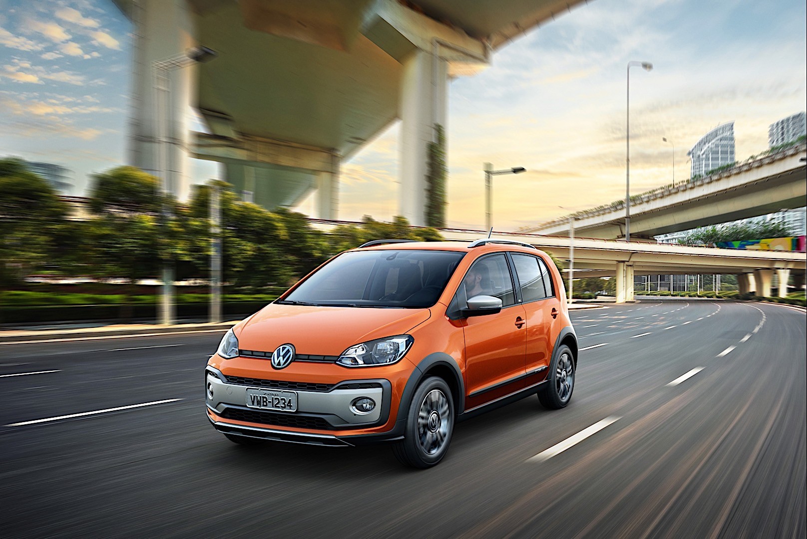 Volkswagen Cross Up! photo 5