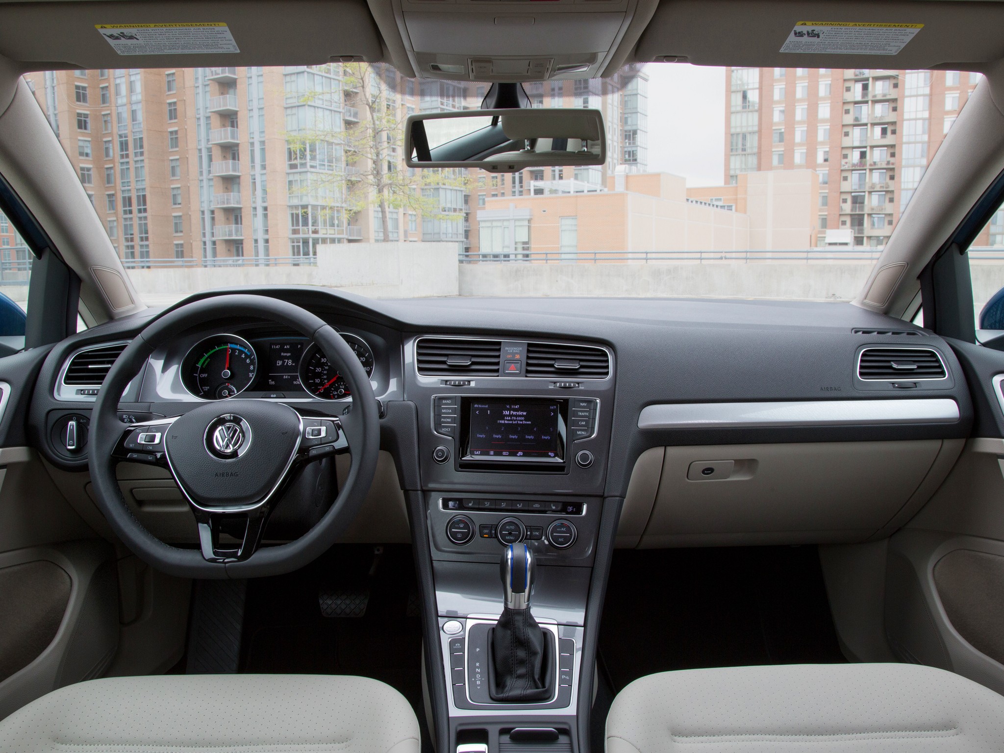 Volkswagen E-Golf photo 41