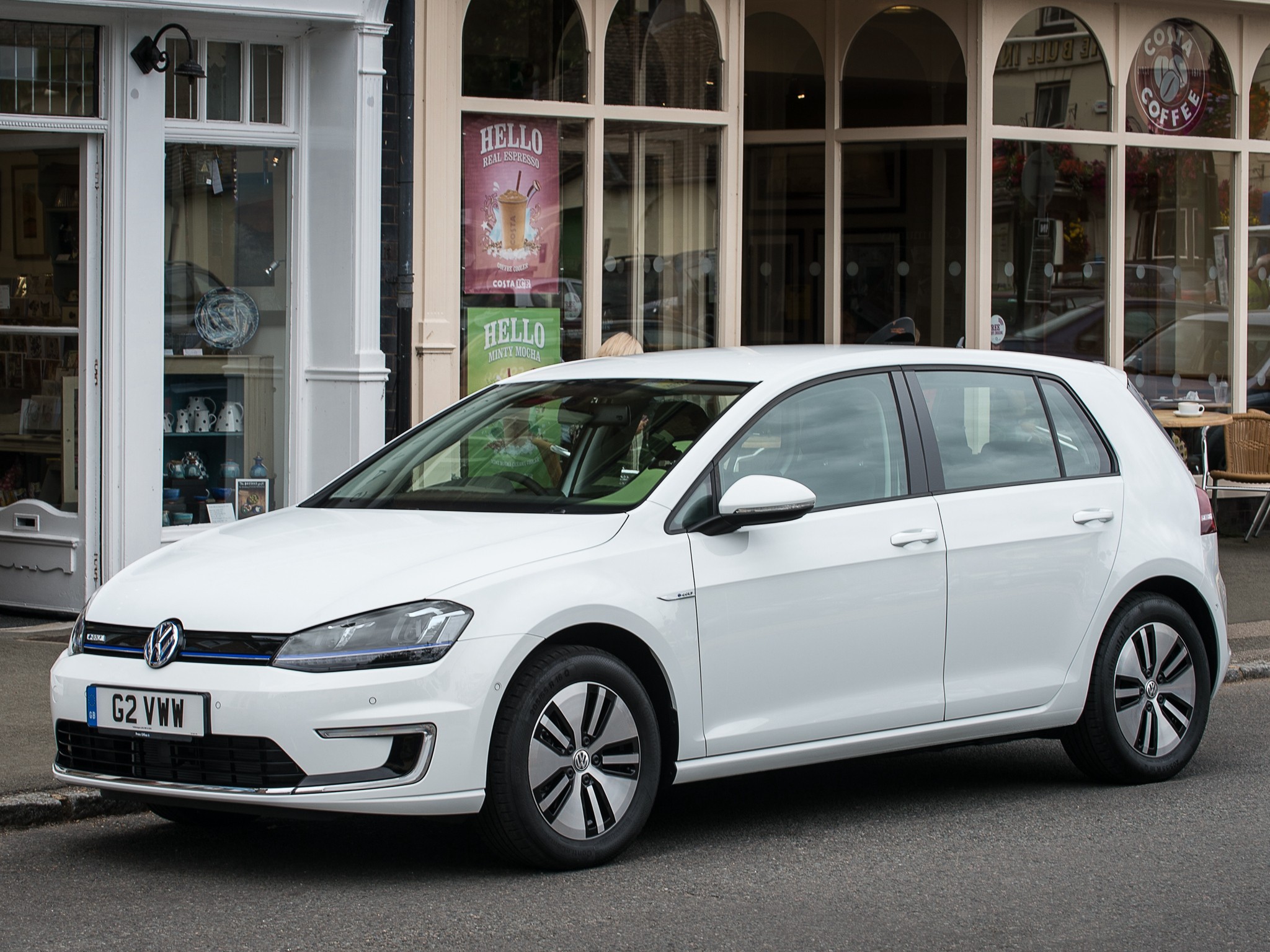 Volkswagen E-Golf photo 16