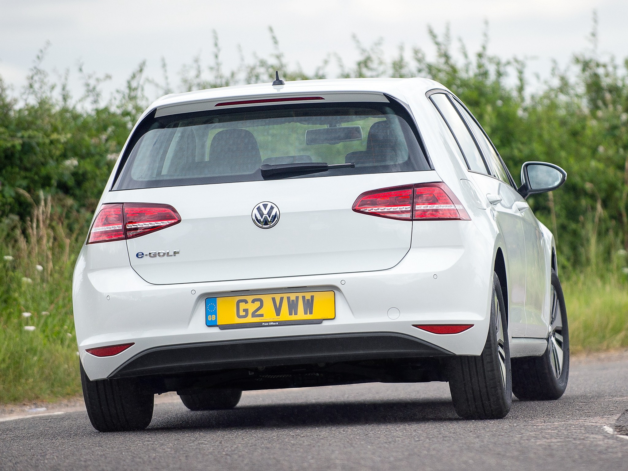 Volkswagen E-Golf photo 21