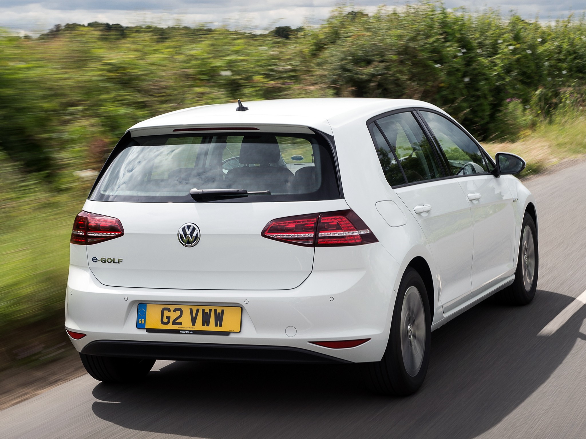 Volkswagen E-Golf photo 25