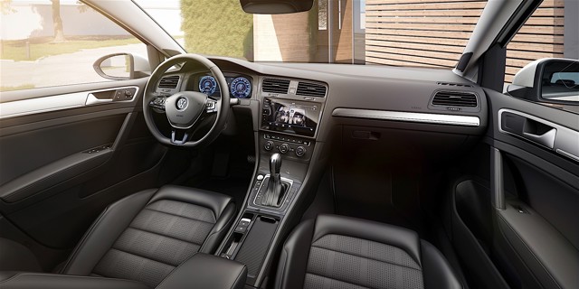 Volkswagen E-Golf photo 7