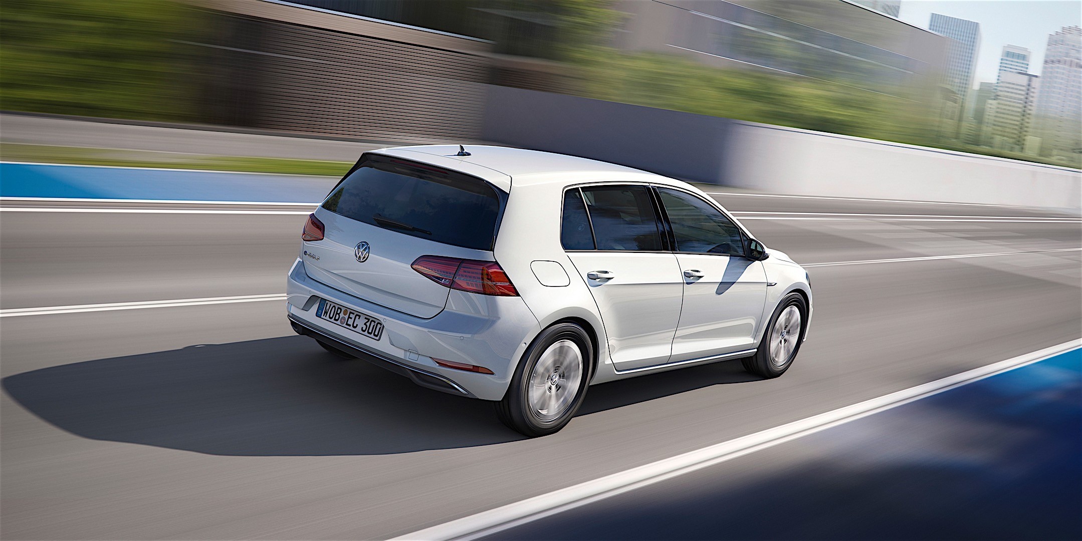 Volkswagen E-Golf photo 4