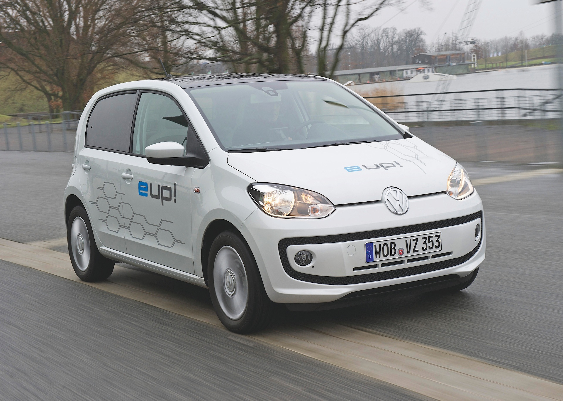 VOLKSWAGEN e-UP!