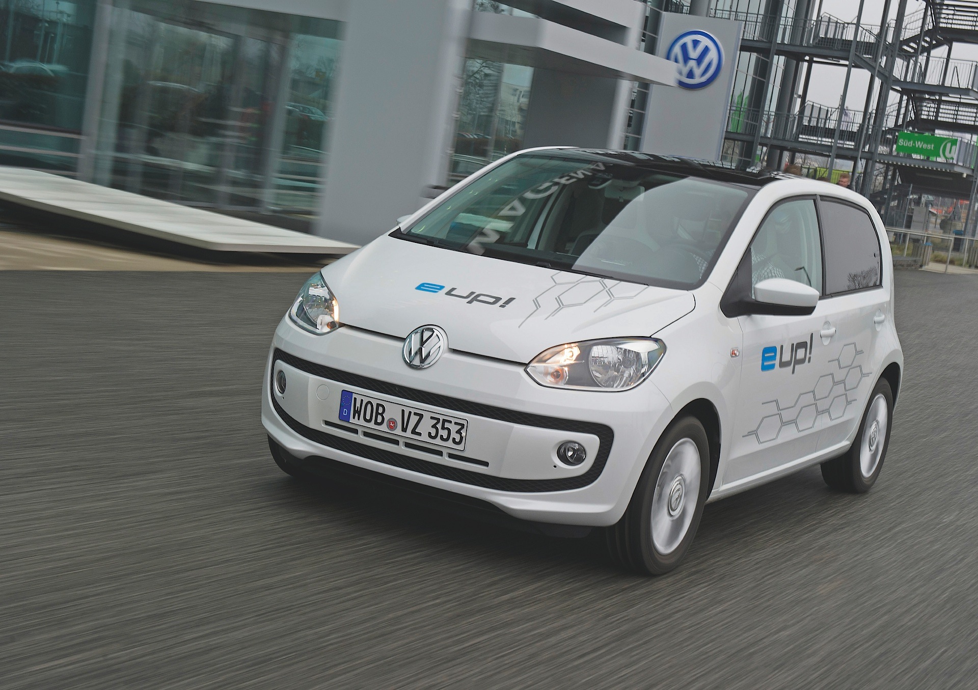 Volkswagen E-Up! photo 2