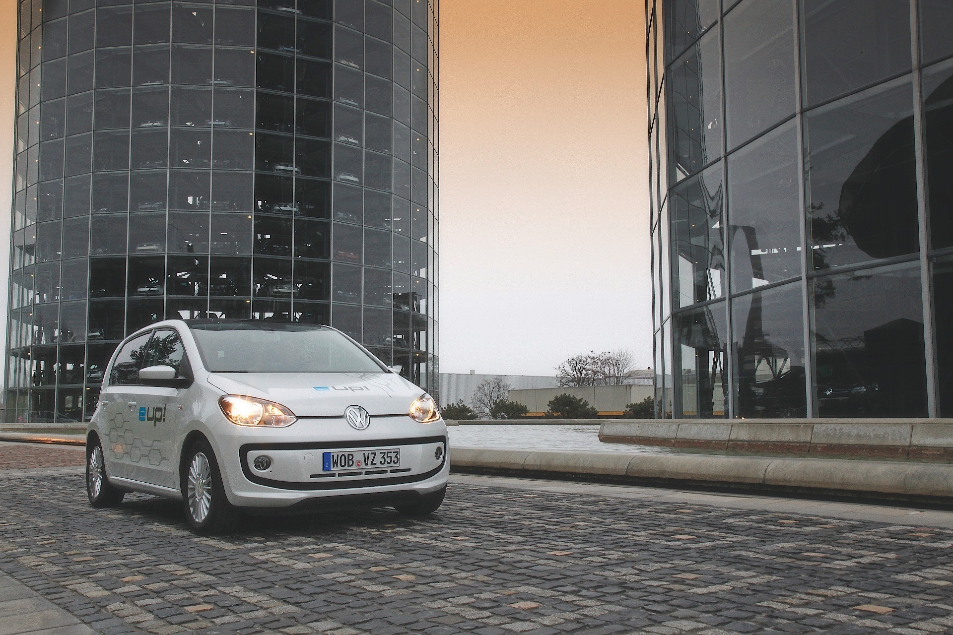 Volkswagen E-Up! photo 3