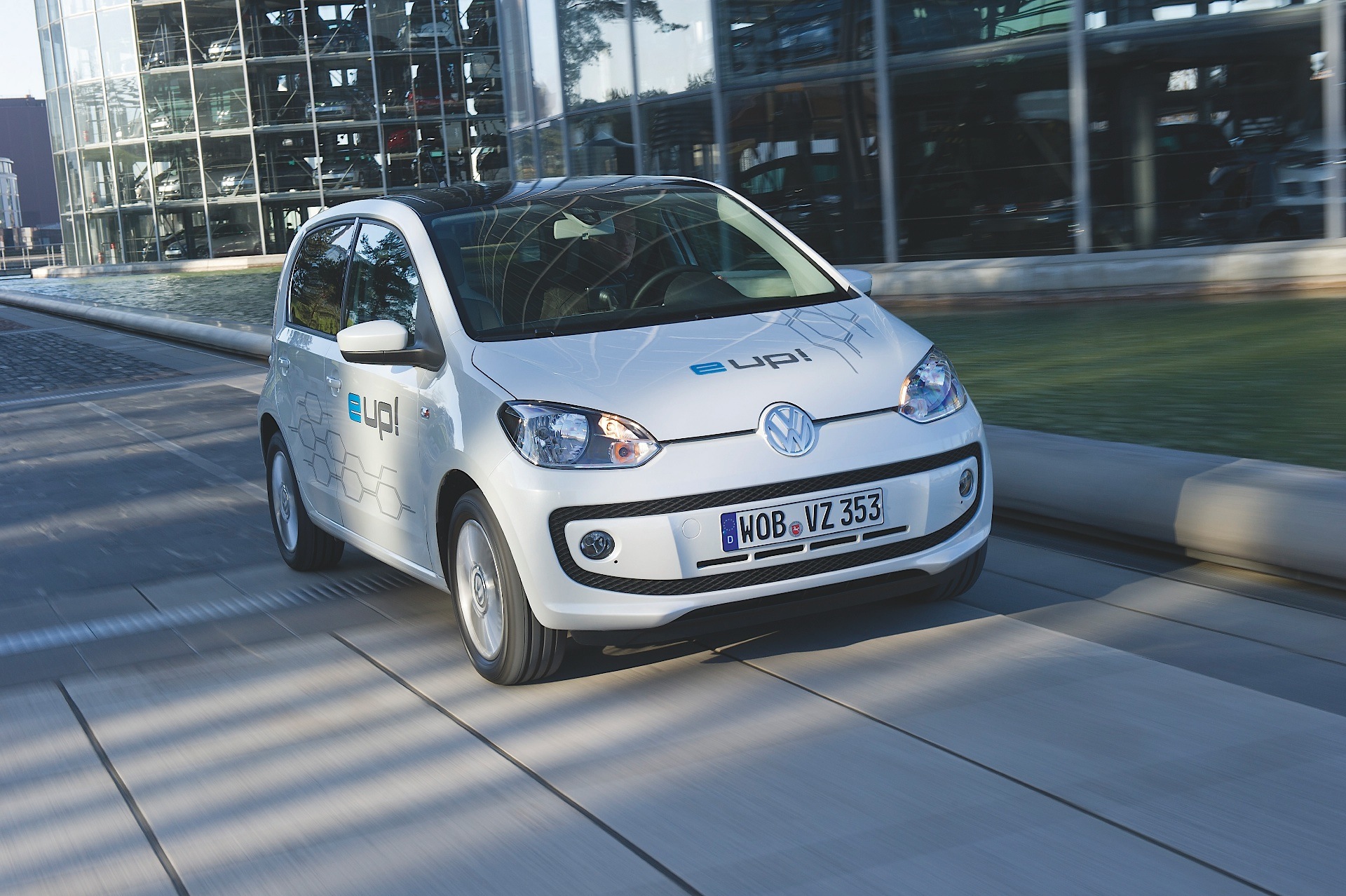Volkswagen E-Up! photo 6