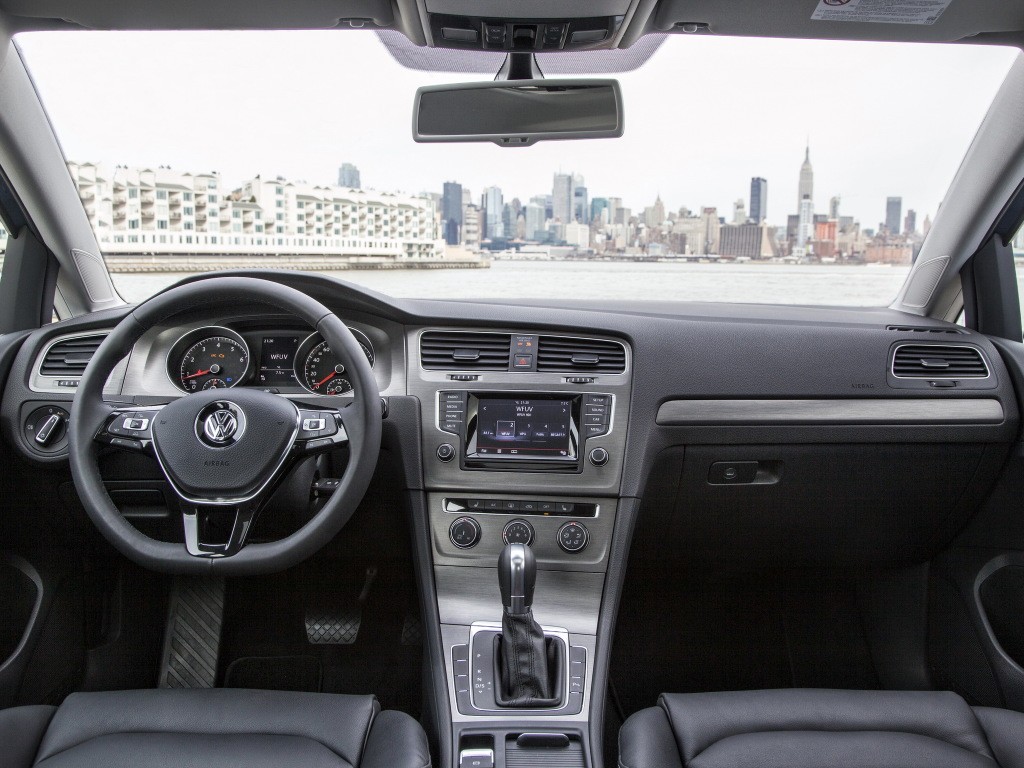 Volkswagen Golf 3 Doors photo 33