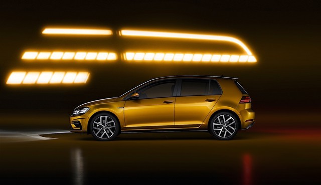 Volkswagen Golf 5 Doors photo 2