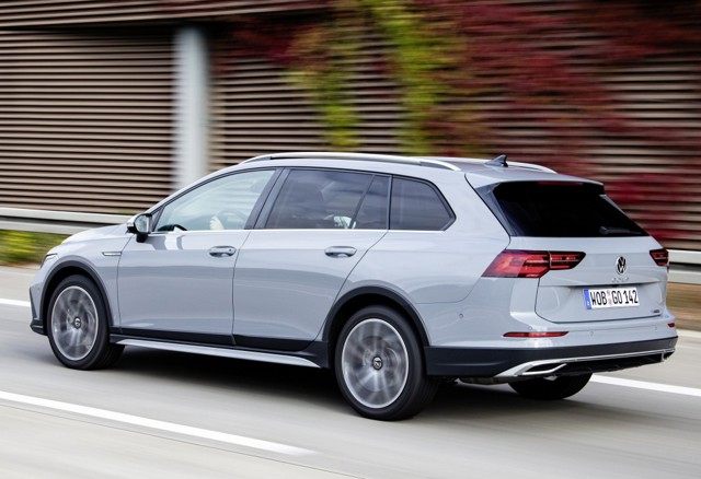 Volkswagen Golf Alltrack photo 16
