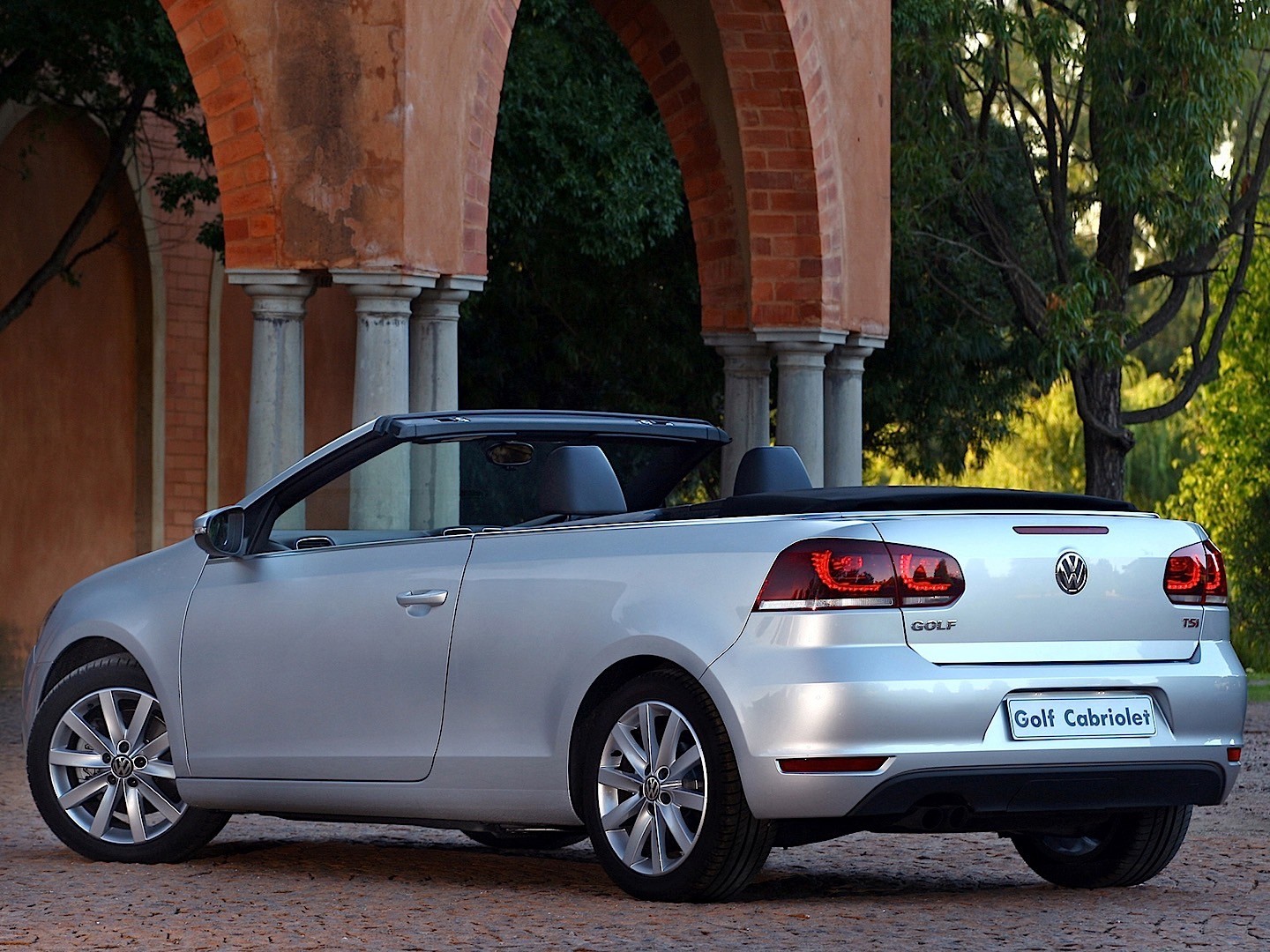 Volkswagen Golf Cabrio photo 9
