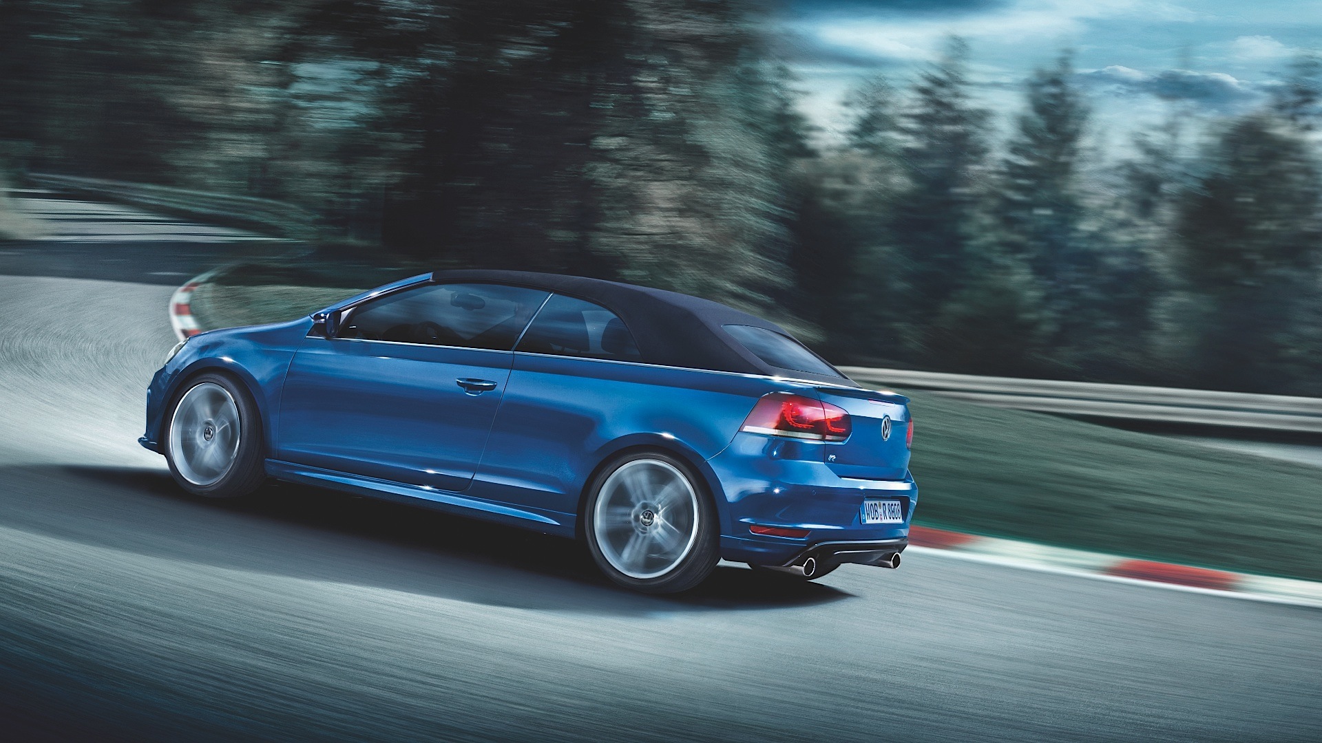 Volkswagen Golf R Cabrio photo 14