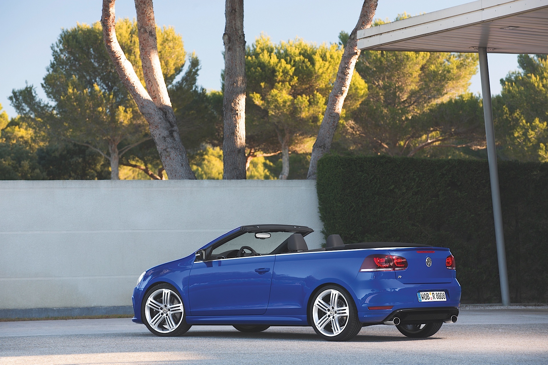 Volkswagen Golf R Cabrio photo 11