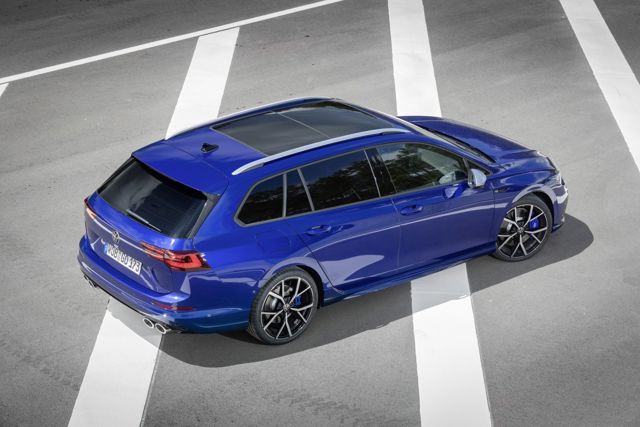 Volkswagen Golf R Variant photo 14