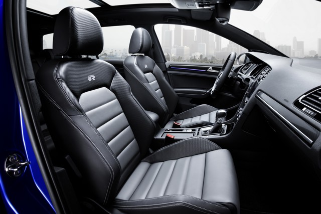 Volkswagen Golf R Variant photo 21