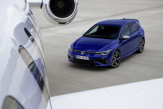 Volkswagen Golf R photo 8