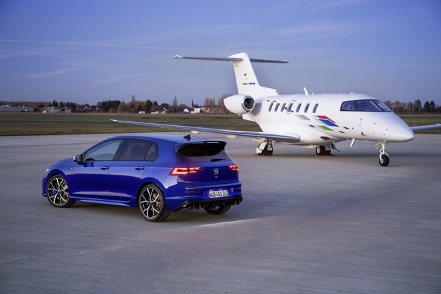 Volkswagen Golf R photo 9