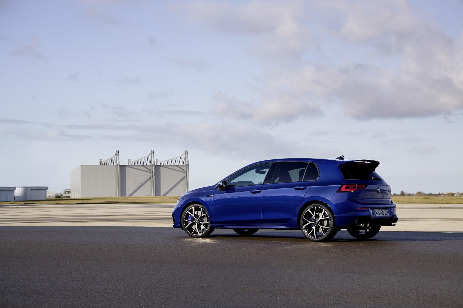 Volkswagen Golf R photo 11