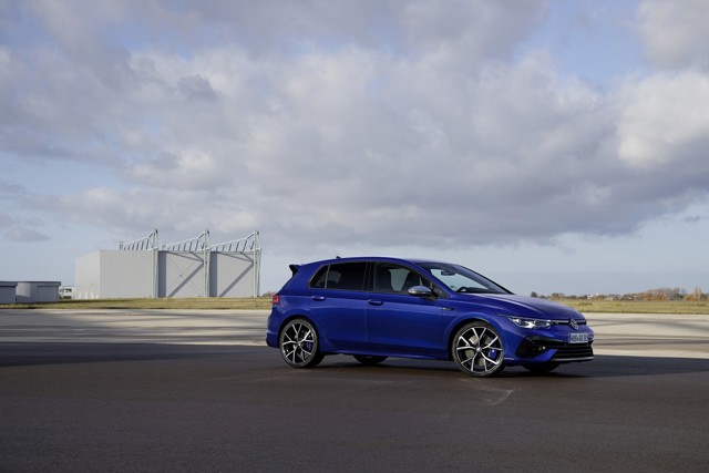Volkswagen Golf R photo 12