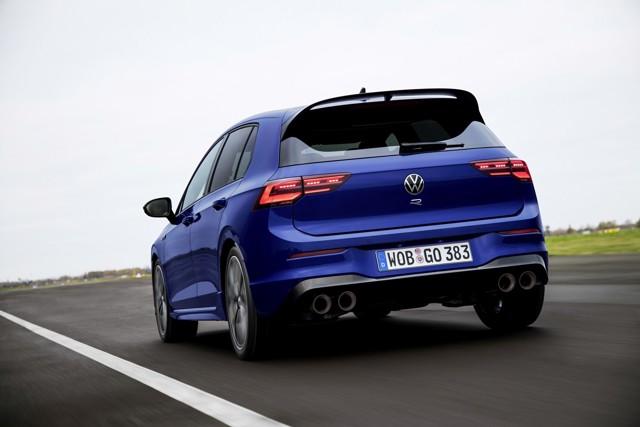 Volkswagen Golf R photo 16