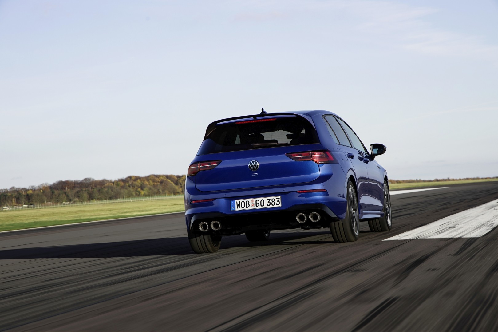 Volkswagen Golf R photo 18