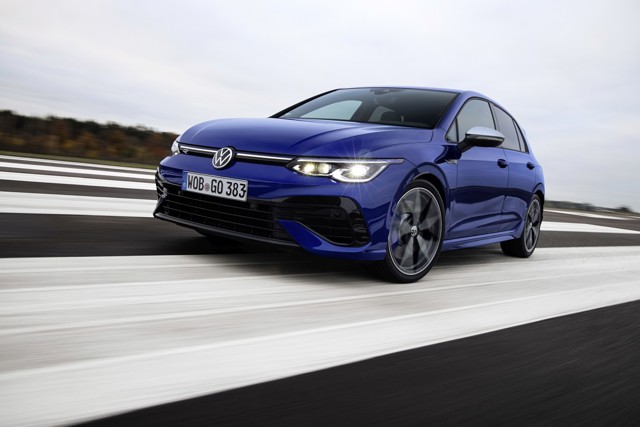 Volkswagen Golf R photo 19