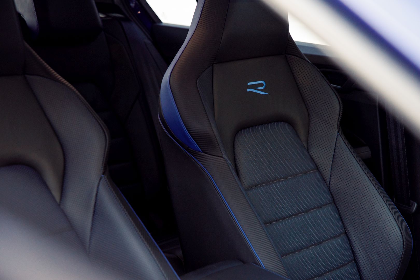 Volkswagen Golf R photo 82