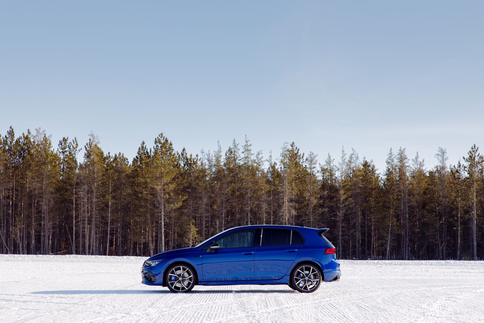 Volkswagen Golf R photo 35