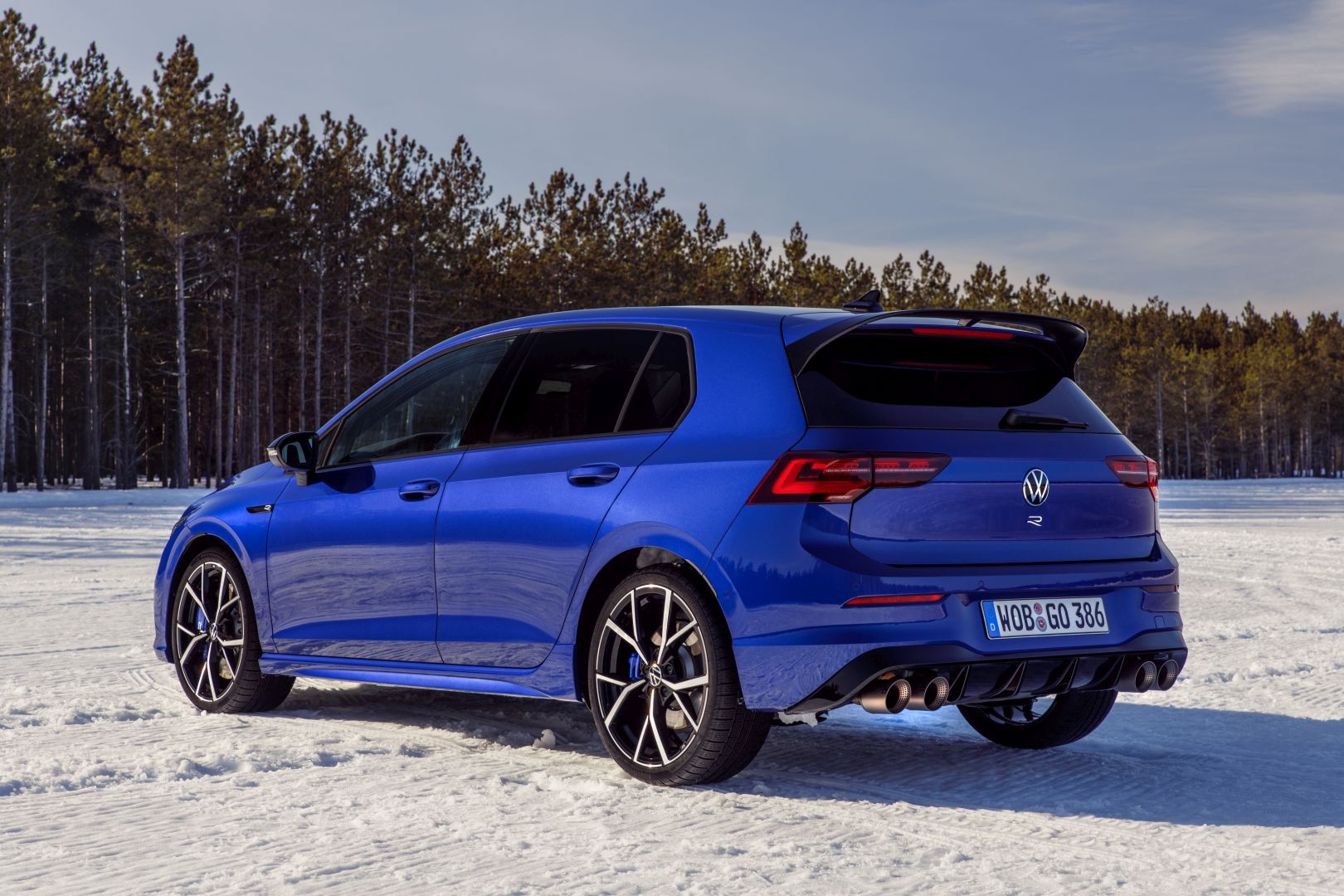 Volkswagen Golf R photo 38
