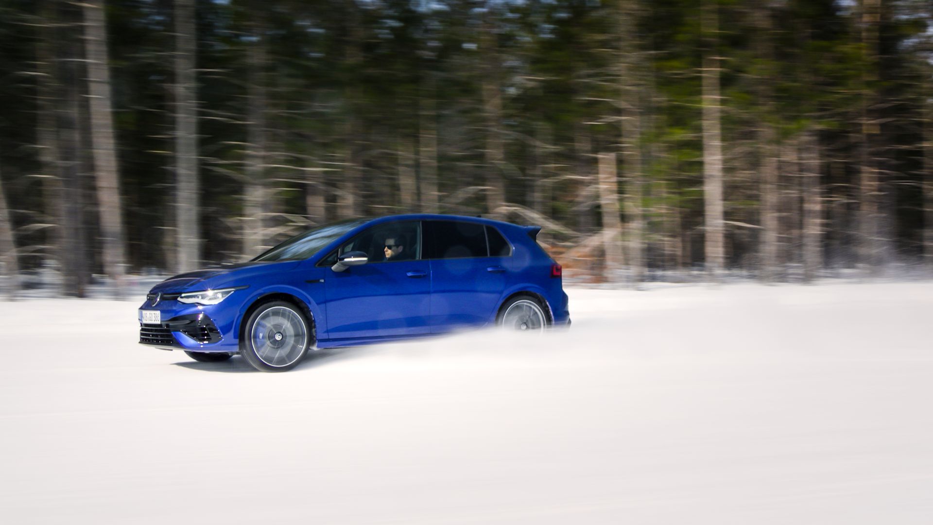 Volkswagen Golf R photo 52