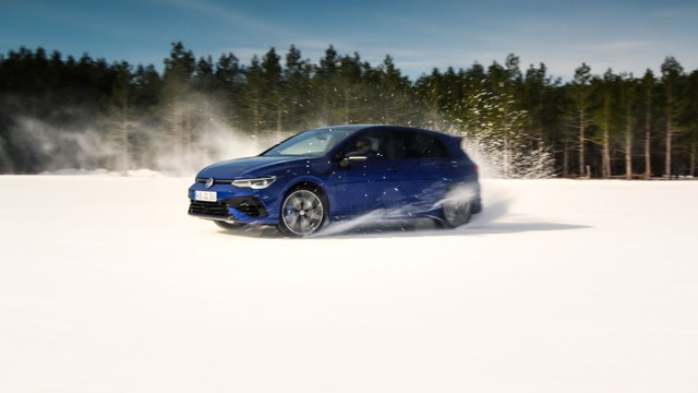 Volkswagen Golf R photo 62
